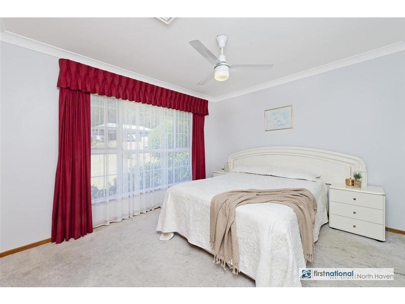 33 Waterview Crescent, West Haven NSW 2443