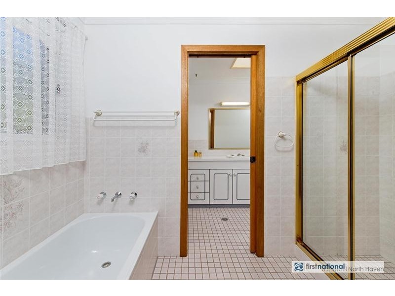 33 Waterview Crescent, West Haven NSW 2443