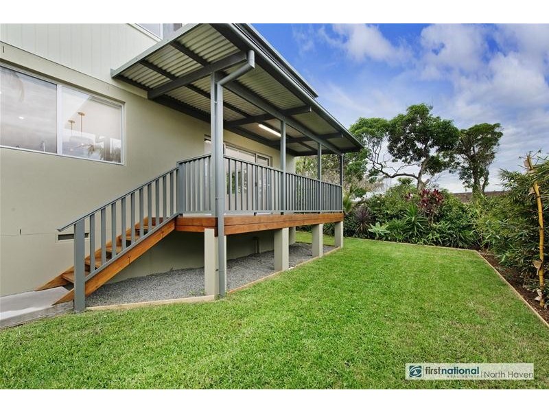 1560 Ocean Drive, Lake Cathie NSW 2445