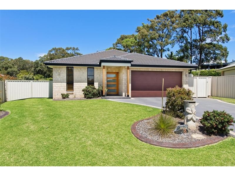 18 Grenadines Way, Bonny Hills NSW 2445