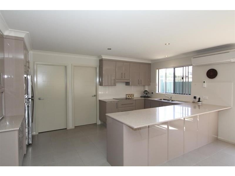 2/39 The Parade, North Haven NSW 2443