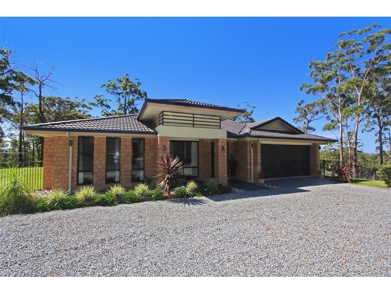 8 Glider Spur, Kew NSW 2439