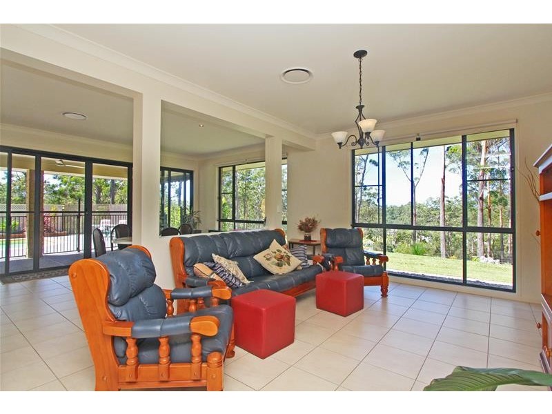 8 Glider Spur, Kew NSW 2439