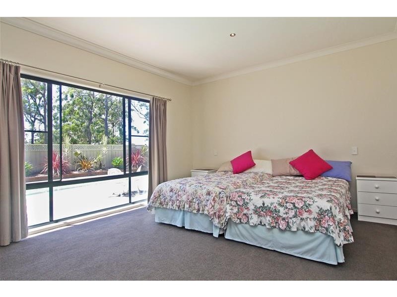 8 Glider Spur, Kew NSW 2439