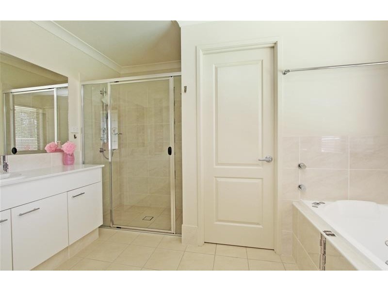 8 Glider Spur, Kew NSW 2439