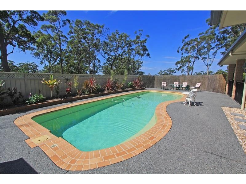 8 Glider Spur, Kew NSW 2439