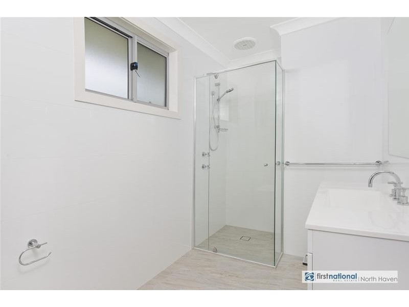 1560 Ocean Drive, Lake Cathie NSW 2445