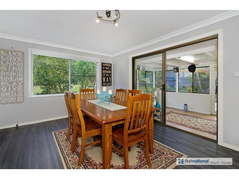 15 Elouera Place, Laurieton NSW 2443