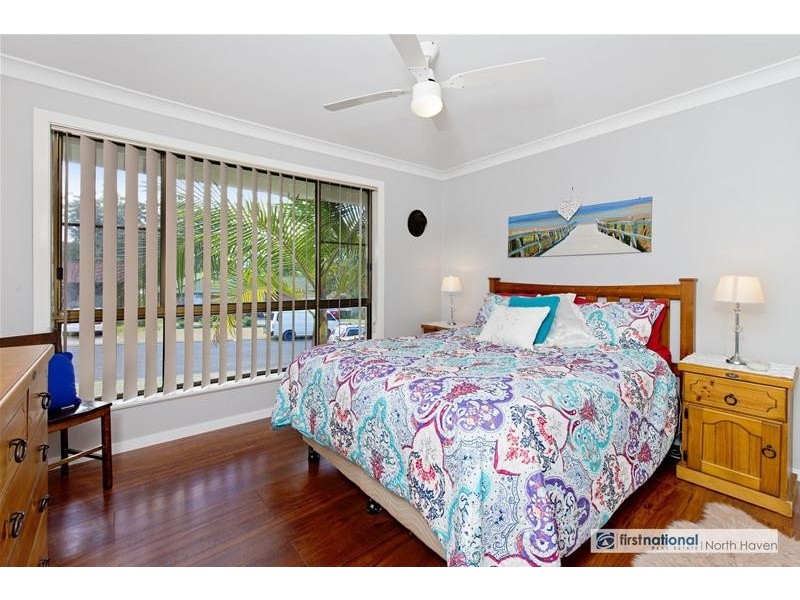 15 Elouera Place, Laurieton NSW 2443