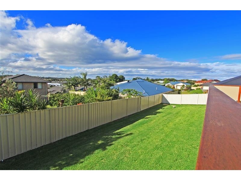 14 St Lucia Place, Bonny Hills NSW 2445