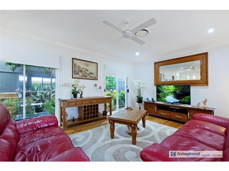 4 Arafura Street, Lake Cathie NSW 2445