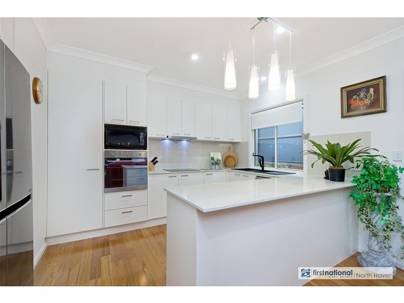 4 Arafura Street, Lake Cathie NSW 2445