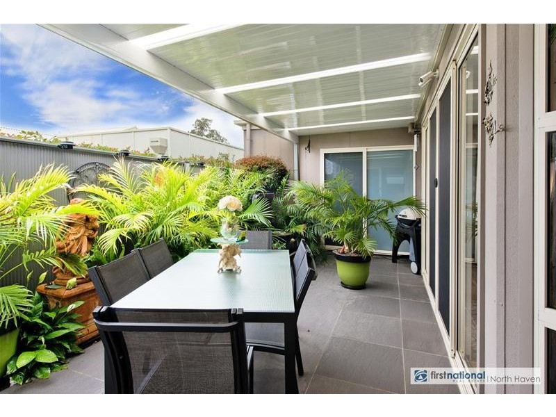 4 Arafura Street, Lake Cathie NSW 2445