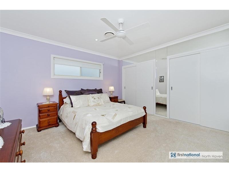 4 Arafura Street, Lake Cathie NSW 2445