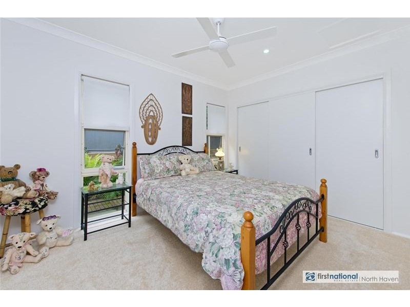 4 Arafura Street, Lake Cathie NSW 2445