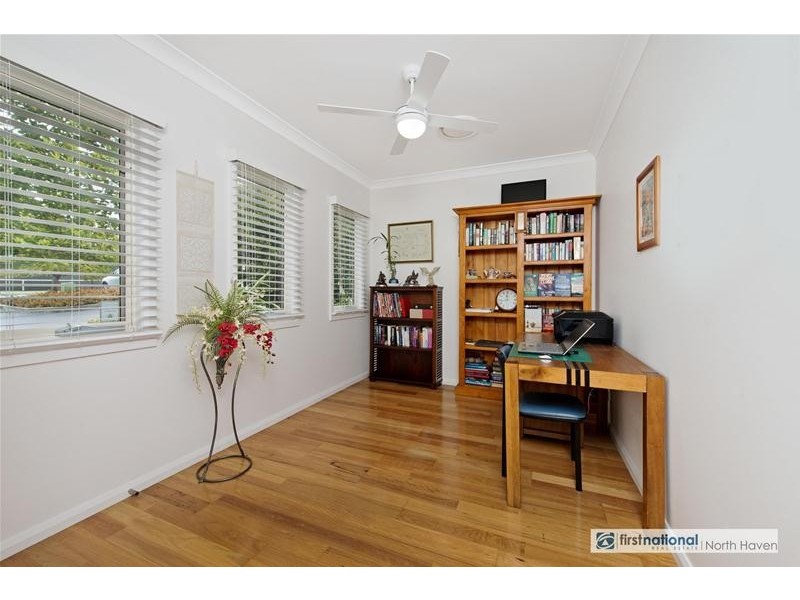 4 Arafura Street, Lake Cathie NSW 2445