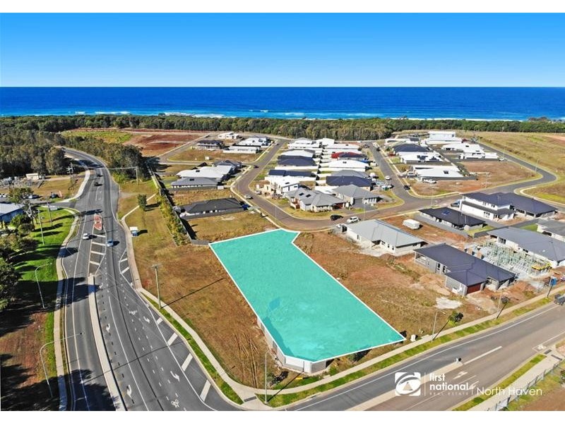 36 Summer Circuit, Lake Cathie NSW 2445