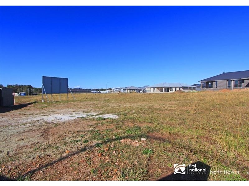 36 Summer Circuit, Lake Cathie NSW 2445