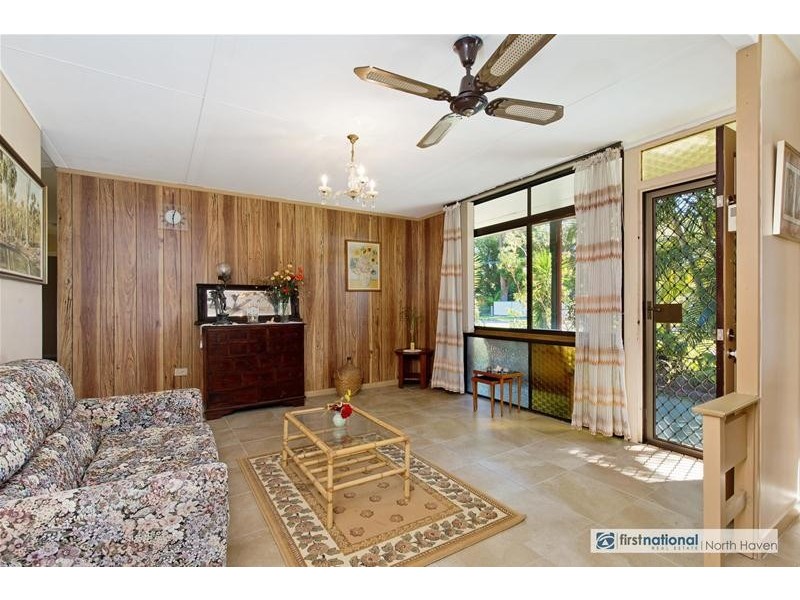 12 Bell Street, Dunbogan NSW 2443