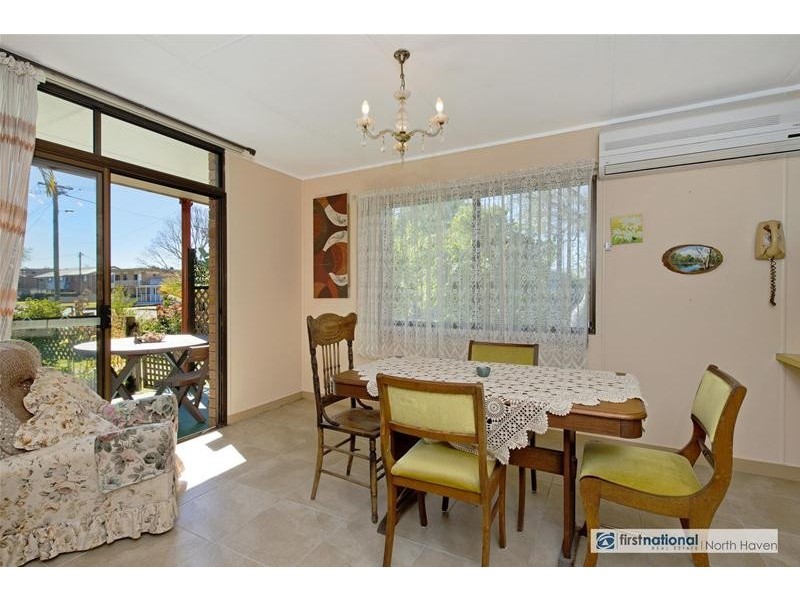 12 Bell Street, Dunbogan NSW 2443