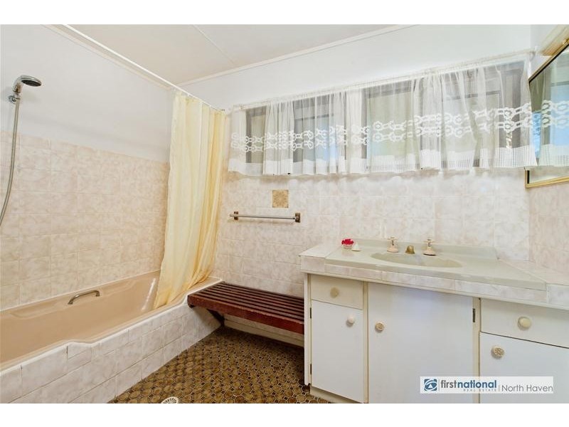 12 Bell Street, Dunbogan NSW 2443