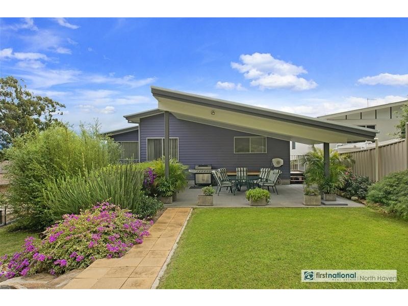 35 Admirals Circle, Laurieton NSW 2443