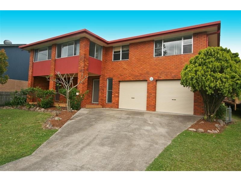 2 Lake Street, Laurieton NSW 2443