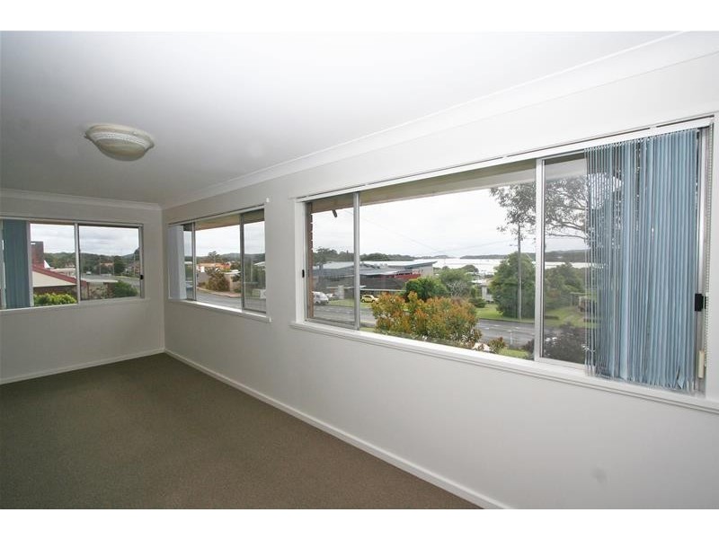 2 Lake Street, Laurieton NSW 2443