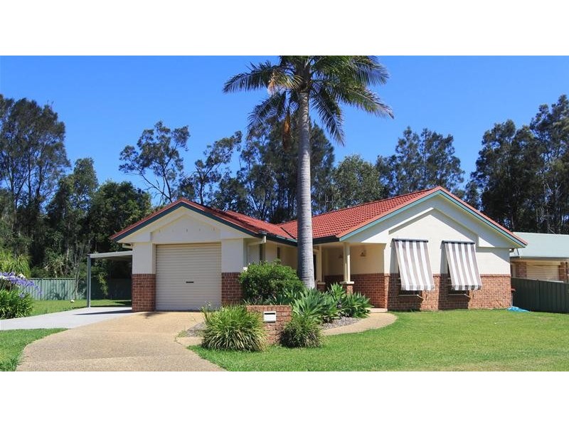 92 Fiona Crescent, Lake Cathie NSW 2445