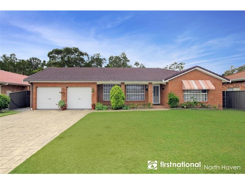 17 Glen Close, North Haven NSW 2443