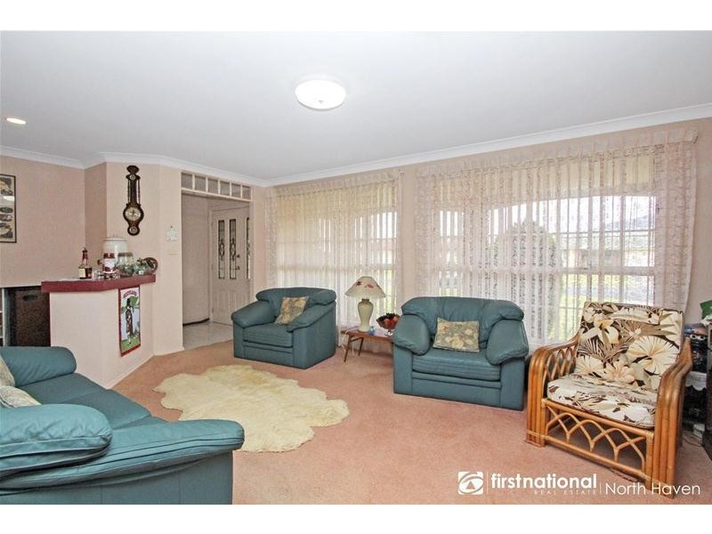 17 Glen Close, North Haven NSW 2443