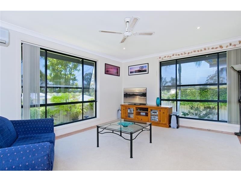 10 Fairwinds Avenue, Laurieton NSW 2443