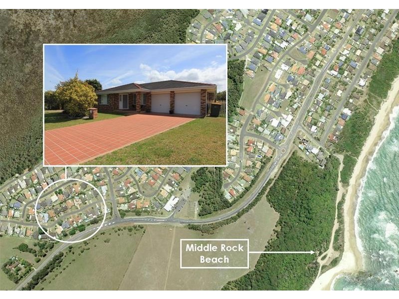 14 Explorers Way, Lake Cathie NSW 2445