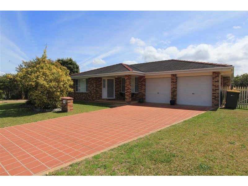 14 Explorers Way, Lake Cathie NSW 2445