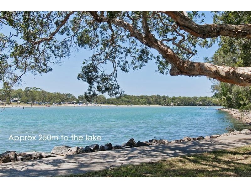 1/3 Elanora  Drive, Lake Cathie NSW 2445