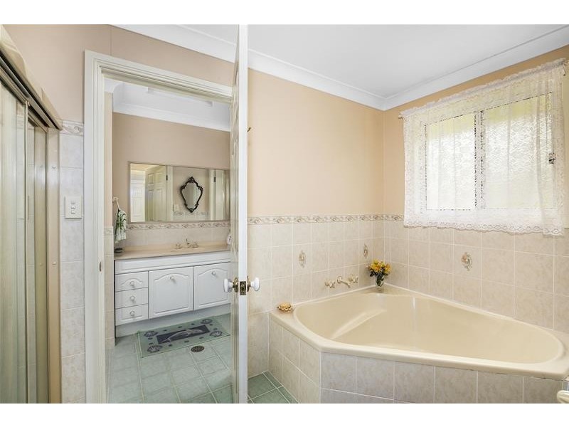 16 Glen Haven Drive, Kew NSW 2439