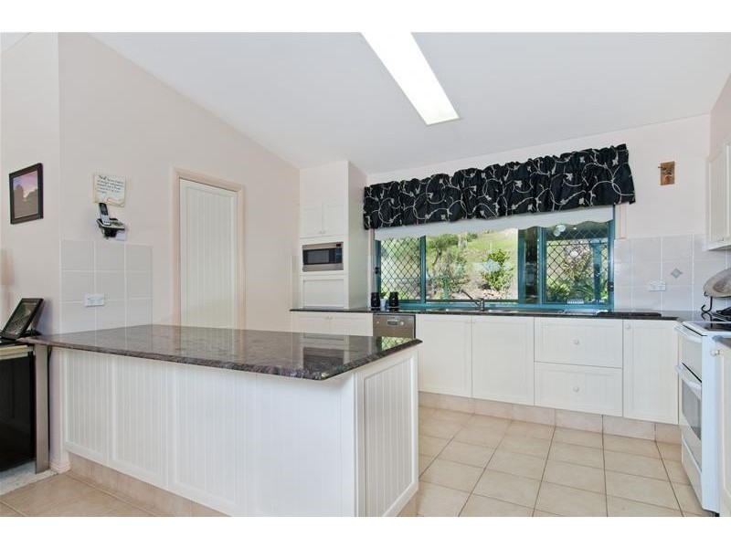 16-18 Waterview Crescent, Laurieton NSW 2443