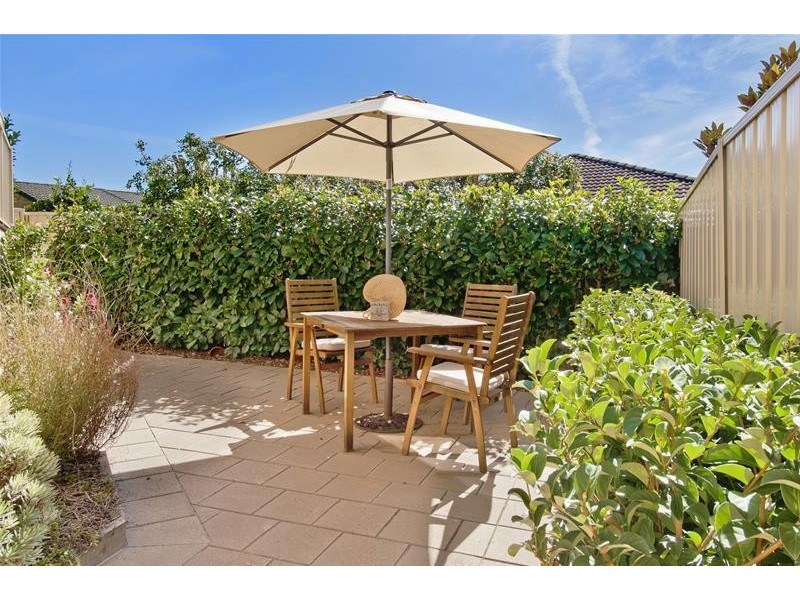 2/4 Reliance Crescent, Laurieton NSW 2443