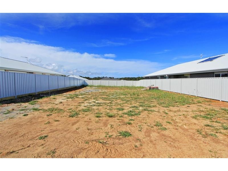 17 Aquarius Avenue, Lake Cathie NSW 2445