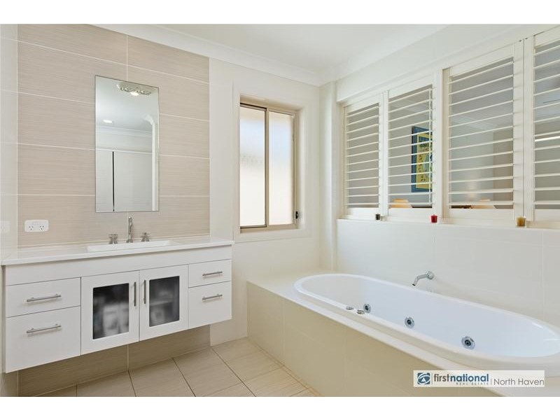 3 Magellan Place, Bonny Hills NSW 2445