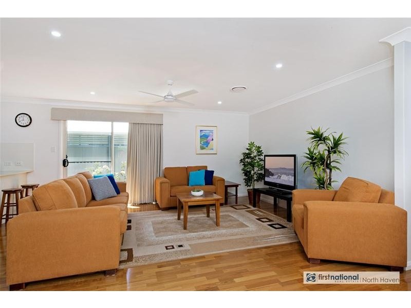 14 South Pacific Boulevard, Lake Cathie NSW 2445