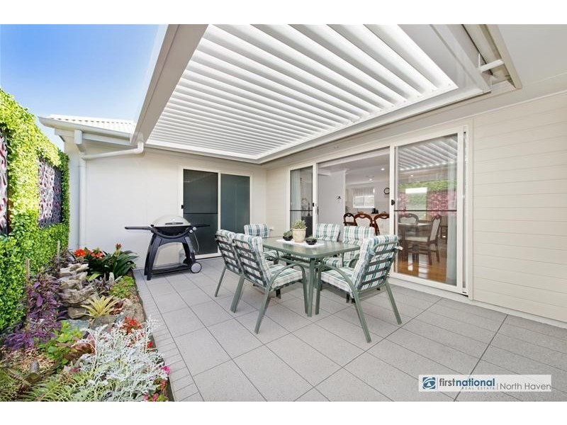 14 South Pacific Boulevard, Lake Cathie NSW 2445