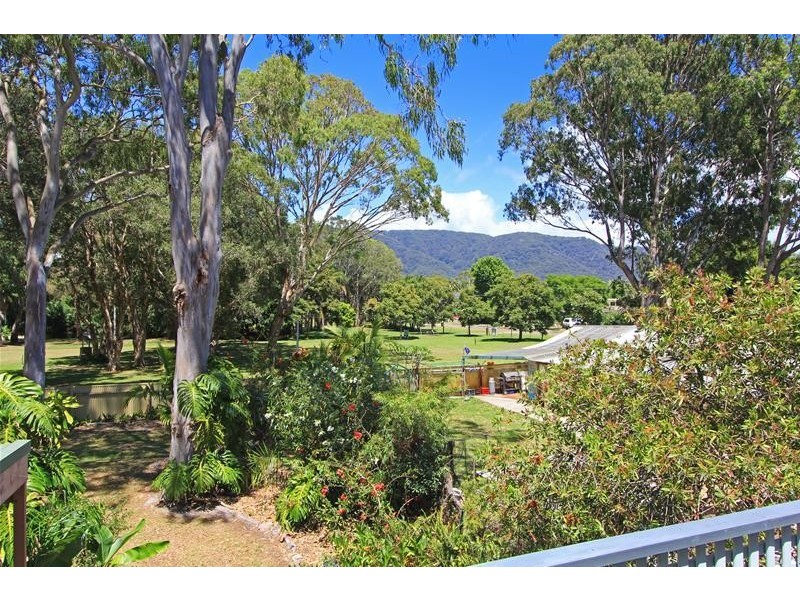 16 Bell Street, Dunbogan NSW 2443