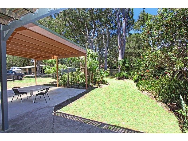 16 Bell Street, Dunbogan NSW 2443