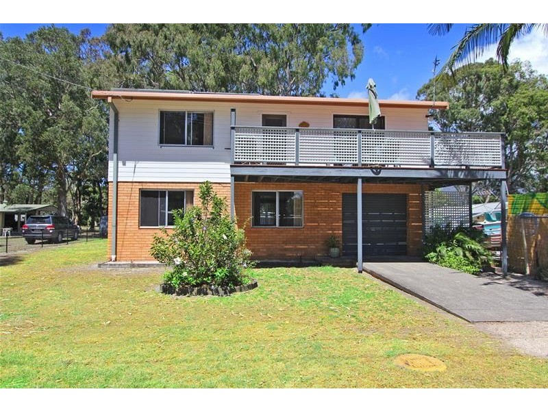 16 Bell Street, Dunbogan NSW 2443