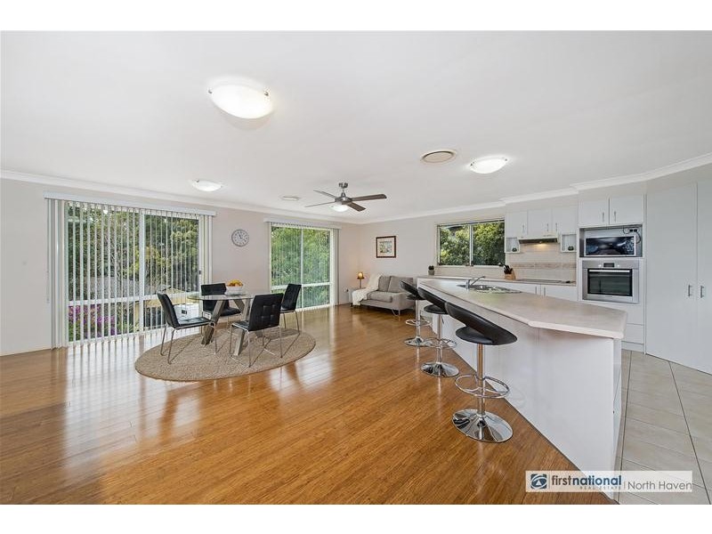 30 Kirmington Terrace, Laurieton NSW 2443