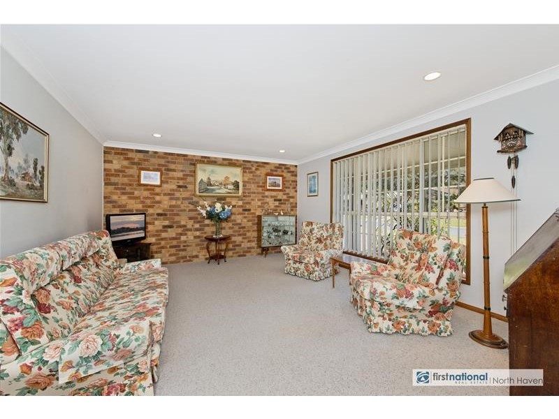 32 Murson Crescent, North Haven NSW 2443