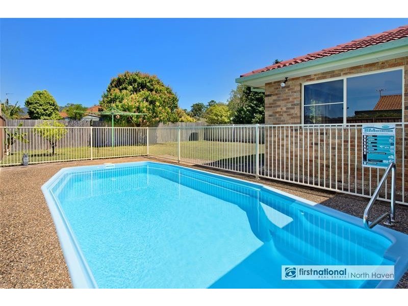 32 Murson Crescent, North Haven NSW 2443