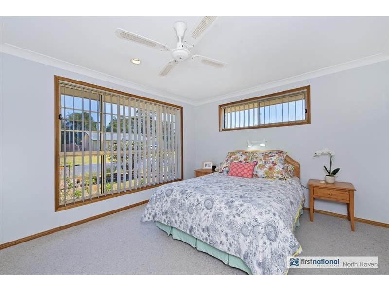 32 Murson Crescent, North Haven NSW 2443