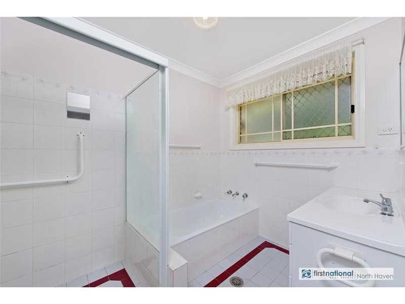 1/372 Ocean Drive, Laurieton NSW 2443